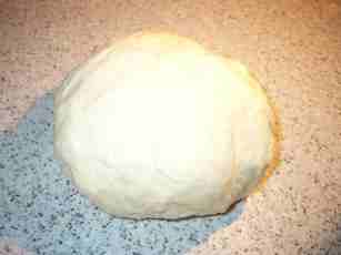 ���芮��(�\�ʂ��c���c���ɂȂ�܂ŗ��邱�Ƃ��J��Ԃ��j�ʏ�̃p������
�����ŏĂ��^�ɓ���ď����x�܂��Ĉꎞ���y������B�������s�b�c�@��C�^���A�̋��y�p���̈ꕔ�ɂ͈ꎞ���y��
�������ɕ������Ċۂ߂�p��������B