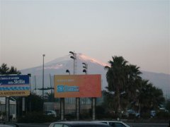 Catania�@�J�^�[�j����`�ł̒��Ă��̃G�g�i�R